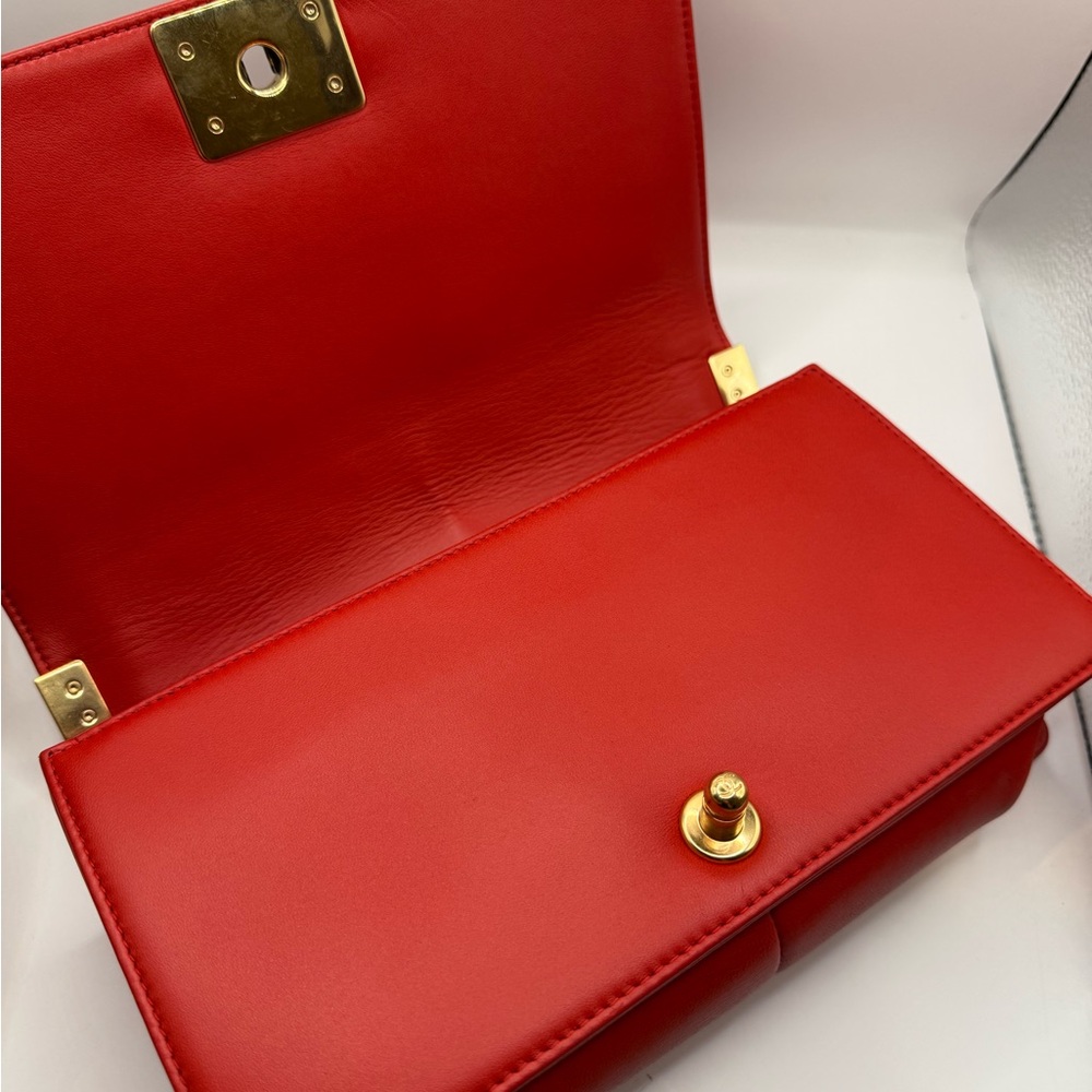 Chanel Bag - Picture 3 of 15
